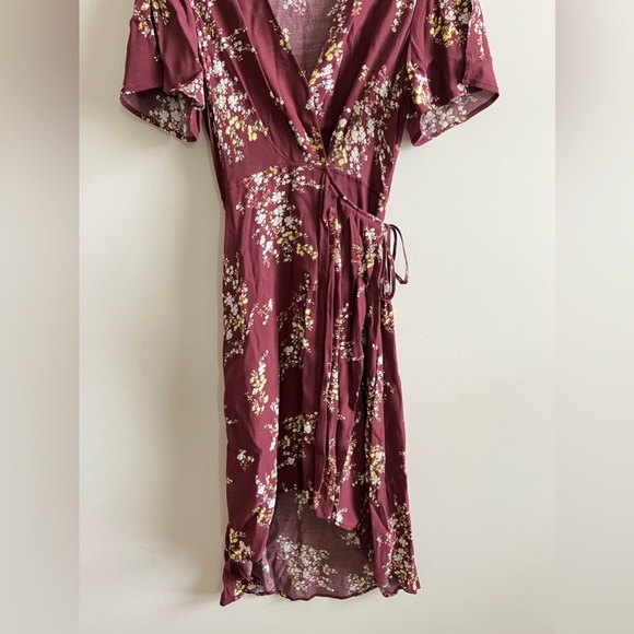 ASTR the Label Adeline Floral Print Wrap Midi Dress - Picture 6 of 8
